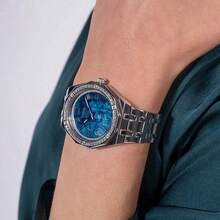 Guess Desire 时尚石英女表，现代设计，蓝色圆形表盘，不锈钢银色表带，适合女性日常商务及派对佩戴，生日及周年纪念礼物之选，镶嵌水晶的时尚表壳，GW0770L1 - 藍色 - 查看 6