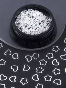 1 caja de decoraciones de arte de uñas de metal con forma de corazón hueco y estrella en color plateado, pegatinas de uñas con forma de corazón y estrella en estilo punk, suministros de salón de uñas para diseños del Día de San Valentín - Plateado - Ver 4