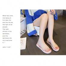 Women's V-Strap Sandals For Spring And Summer, Featuring Bold Pink Graffiti On The Exterior, Paired With Flat, Versatile, Anti-Slip, Ankle-Protecting And Toe-Squeezing Beach Sandals. - 淺粉色 - 查看 4