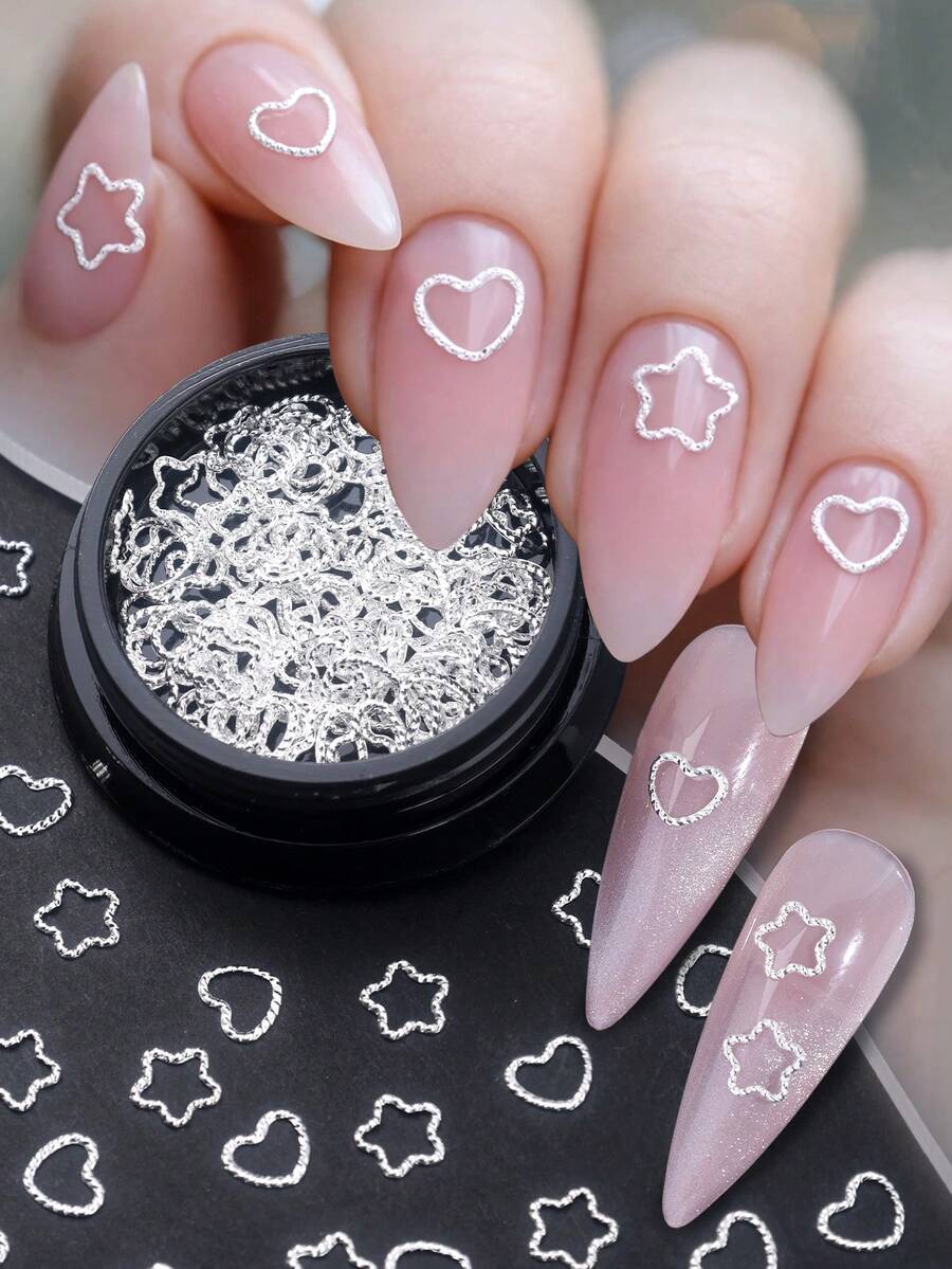 1 caja de decoraciones de arte de uñas de metal con forma de corazón hueco y estrella en color plateado, pegatinas de uñas con forma de corazón y estrella en estilo punk, suministros de salón de uñas para diseños del Día de San Valentín - Plateado - Ver 1