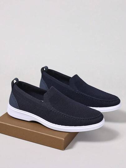 Mocasines casuales nuevos para hombres, diseño deslizante para primavera/otoño, versátiles de moda, cómodos, antideslizantes, duraderos y ligeros, mocasines casuales de unicolor