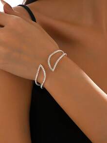 1 Stück Armband mit Hohldesign und Kristallen, geeignet für den täglichen Gebrauch und Partys - Silber - Übersicht 3