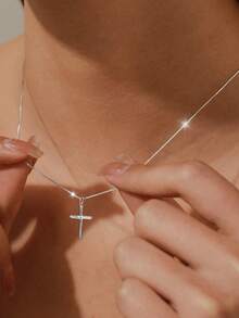 1pc S925 Sterling Silver Personalized Design Versatile Cross Necklace, Women Minimalist Small Cross Pendant Clavicle Chain, Elegant Refreshing Necklace Gift - Cross - View 3