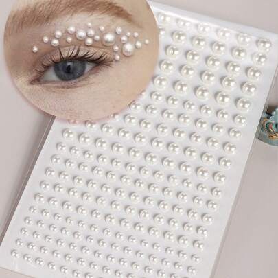 优雅的白色极简主义3D仿珍珠发饰，缀有多颗珍珠，适合作为节日派对礼物、万圣节临时礼物、音乐节派对和化装舞会表演的装饰品。可用于头发、眼睛和身体装饰。