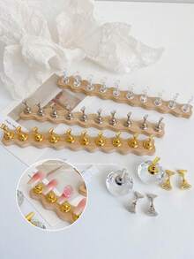 3D立体磁性美甲练习展示架套装:1个底座+10个手指支架,采用木纹弧形矩形设计,适用于美甲DIY、美甲沙龙练习、美甲摄影道具 - 彩色 - 查看 6