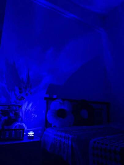 1pc Aurora RGB Projection Lamp With Remote Control, USB Powered. Suitable For Bedroom And Living Room Decor, ABS Plastic Shell, Meets Children's Colorful Vision. Bedroom Projector, Adult Room Decor, Home Theater, Ceiling, Gift Decor, Camping, Wedding Decor, Magical Projection Lamp Gift, Holiday Party, Home Decor Birthday Gift, Dance Party.