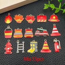 1包消防主题珐琅吊坠，包含消防员服装、手套、鞋子、帽子、水桶、水泵、灭火器和消防车等元素，可用于DIY项链、钥匙扣等饰品制作。 - 彩色 - 查看 10