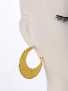 一对夸张的INS风藤编月牙形黄色耳环，优雅设计，适合女性，可用于度假、派对和送礼。 - 黃色 - 查看 5