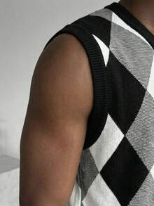 GRDR Men's Spring/Summer V-Neck Sleeveless Black & White & Grey Argyle Pattern Knit Fabric Slim Fit Fashion Casual Style Versatile For Daily Wear Men Knit Vest - Black - View 5