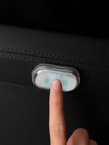 مصباح LED قابل للشحن مع تثبيت مغناطيسي للسيارة، مناسب لمختلف موديلات السيارات مثل السيدان والدفع الرباعي. مع إضاءة محيطية بسبعة ألوان، وظيفة المصباح والإضاءة الداخلية، هدية مثالية لعيد الحب. - شفاف - مشاهدة 10