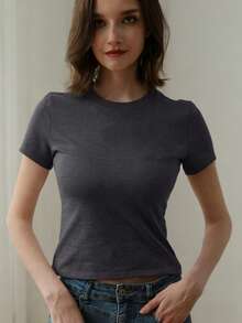 女士夏季新款休闲修身百搭圆领短款T恤，时尚日常穿着，适合日常和度假穿着 - 深灰色 - 查看 2