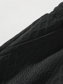 Men's Short-Sleeved Shirt And Jacquard Knit Shorts Set, Crafted In A Relaxed Vacation Style. Perfect For Beach Getaways In Hawaii, Carnivals, And Everyday Wear. An Excellent Gift For Your Boyfriend Or Husband, Offering Comfortable Style. - 黑色 - 查看 8