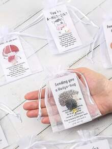 20张动物树脂口袋拥抱卡，包含刺猬、青蛙和蘑菇图案，多色动物主题贺卡，带邀请函口袋，独特的生日、婚礼、圣诞节、万圣节装饰，万圣节派对用品，圣诞节装饰，在工作场所表达感激之情，庆祝婚礼、感恩节和订婚，此套装包含励志信息和树脂动物小雕像。 - 彩色 - 查看 4