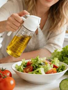 1 Stück kreative Olivenöl-Sprühflasche mit Nachfüllbehälter - Multifunktions-Küchen-Sprüher, nachfüllbares Design, kompatibel mit Heißluftfritteuse, Salatdressing, Grillen, Backen - geeignet für Ofen und Flüssigkeitssprühung, Dual-Funktion Öl-Ausgießen und Sprühflasche, mit 2D-Grafik-Design, geeignet für Heißluftfritteuse und Küche, perfekt als Geschenk zum Valentinstag, Muttertag, Vatertag, Weihnachten, Thanksgiving, Geburtstag - Weiss - Übersicht 4