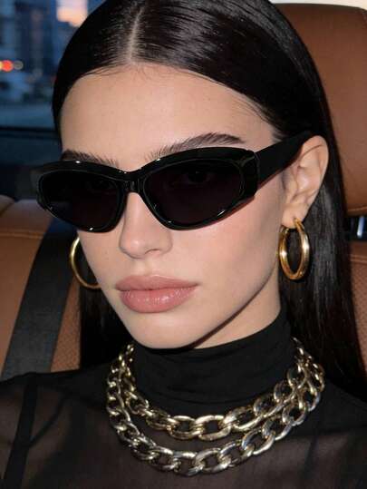 1副女士复古猫眼时尚眼镜，经典黑白聚碳酸酯镜框，轻便易携，适合日常通勤，附带眼镜盒。