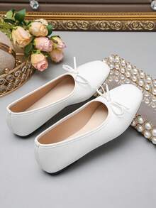 宽楦女式方头低跟白色PU平底套脚穆勒鞋，休闲轻便舒适日常户外鞋，尺码偏大，欧码36-43 - 白色PU - 查看 11