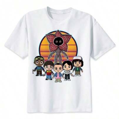 Camiseta para niño |   Tejido transpirable de primera calidad, Ropa de San Valentín, Camiseta de algodón puro de verano, top de cuello redondo casual de manga corta, camiseta gráfica temática, adecuada para adolescentes. El diseño presenta una ilustración de aventura de fantasía que muestra un monstruo de una dimensión espejo y un grupo de amigos. Camiseta de algodón puro, negra, transpirable y cómoda, adecuada para uso casual; una prenda relajada, animada y fácil de llevar. adecuada para usar durante el ejercicio, también una buena opción para jugar al aire libre