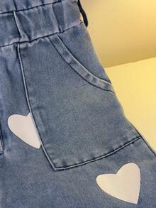 一件装女童时尚街头风蓝色翻领无袖连体裤，饰有白色爱心印花，适合夏季街头、学校和休闲穿着。 - 霧霾藍 - 查看 6