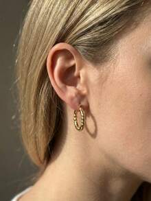 时尚不锈钢镀金耳环，多种款式尺寸，全新设计，低过敏性镀金不规则耳环，防褪色防水不锈钢耳环，女士耳环，耳环，夏季海滩度假比基尼配饰，迷人服装，婚纱配饰 - 多功能珠宝，非常适合游泳、沐浴、运动时佩戴，也是情人节、生日、母亲节和度假惊喜的绝佳选择。 - 金色 - 查看 3