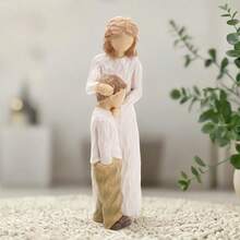 MINGZHANG Single Piece | Height: 13cm / 5.1 Inches | Healing Art Style | Resin Material | Mother And Child Statue, Nordic Minimalist Design | White Dress With Beige Clothing | Standing Embracing Pose | Geometric Texture And Soft Silhouette Details | Desktop Decor Ornament | Perfect For Mother's Day, Birthday, Family Memorial, Bedroom, Study, Living Room Decoration, Spring & Summer Home Styling,Valentines Day Gifts - 母子 - 查看 2