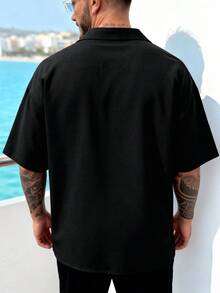 GloMan 男士纯色休闲短袖衬衫，100% 纯棉，立领设计。柔软略带弹性，透气舒适，适合日常休闲穿着、周末外出、社交聚会、度假、办公穿着，也是母亲节的理想礼物。 - 黑色 - 查看 6