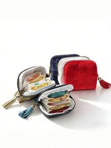 这款奢华珠宝收纳袋配有优雅的流苏吊坠，用途广泛，可收纳手镯和手链，时尚拉链设计，适合旅行和居家使用，是生日、周年纪念日和特殊场合的完美礼物，让您珍贵的饰品井然有序，方便取用，是时尚爱好者和珠宝爱好者的理想之选，这款别致实用的收纳方案可提升您的时尚品味，非常适合存放耳环、项链等饰品，这款必备配饰将提升您的珠宝收藏格调。 - 彩色 - 查看 8