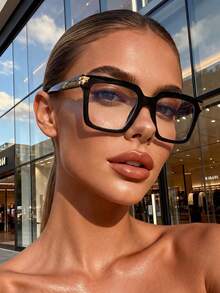 一副男女通用方形简约透明镜片眼镜，适合书写、阅读、办公、上学、搭配服装、日常佩戴。 - 駭平 - 查看 6