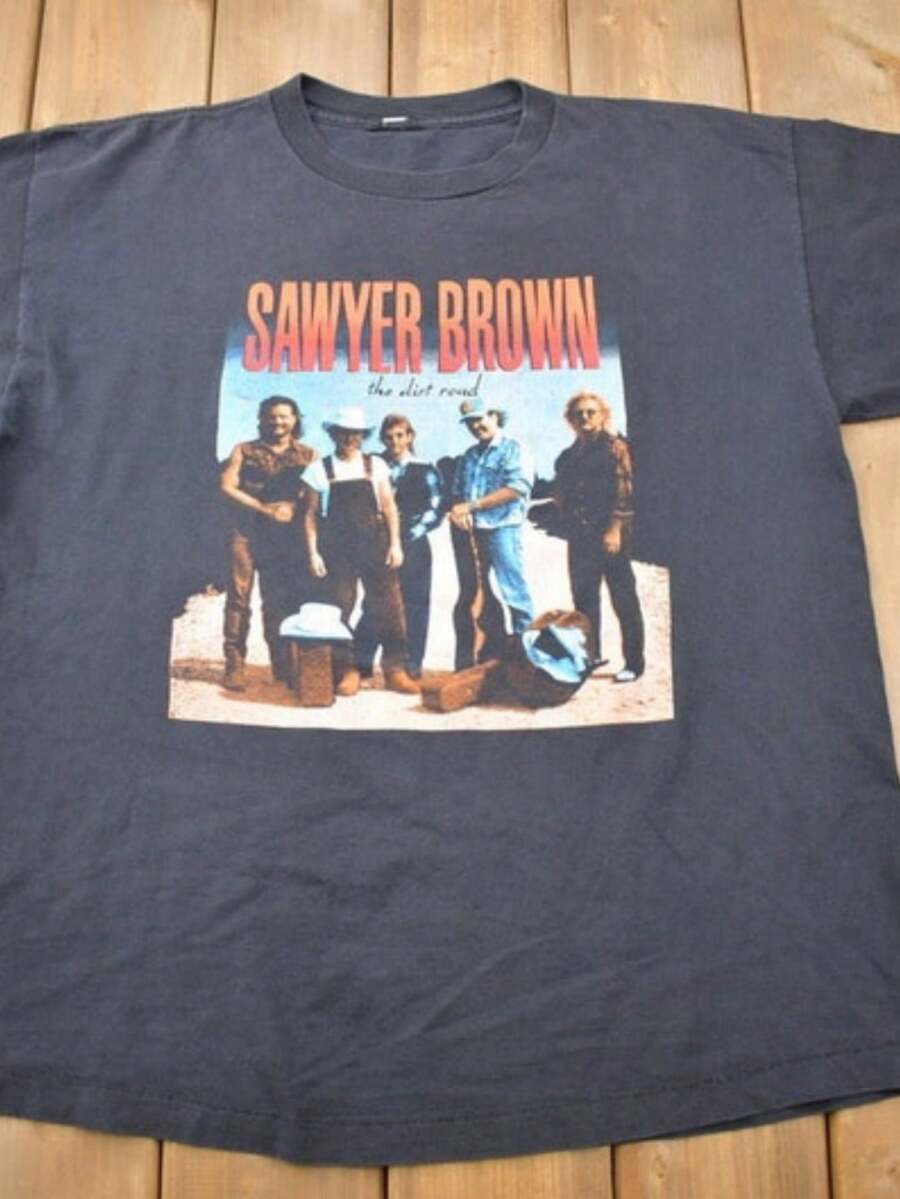 Vintage 1992 Sawyer Brown Dirt Road Tour Band   Vintage T-  Country Music  Single Sch  Made In USA. - 黑色 - 查看 1