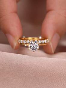 Set de 2 anillos apilables elegantes y de moda de plata de ley 925 con circonita cúbica incrustada, adecuados para compromiso, boda, uso diario, joyería - Amarillo Oro - Ver 3