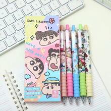 CRAYON SHINCHAN Bộ 5 bút chì màu hoạt hình mới ra mắt của Shin-Chan - Bút chì màu hoạt hình dễ thương, màu trung tính, với ruột bút khô nhanh 0.5mm, họa tiết hoạt hình đáng yêu được in sẵn, thiết kế văn phòng phẩm sáng tạo. Chúng phù hợp để sử dụng trong văn phòng, trường học và cũng có thể dùng làm quà tặng trong các bữa tiệc, trở thành lựa chọn tuyệt vời cho đồ dùng văn phòng cá nhân hóa. - Nhiều màu - Xem 8