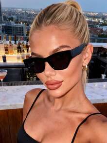 1 Pair Cat Eye Shaped Fashion Glasses, Suitable For Daily Wear, Street Photography, Vacation, Beach, Retro Style, Showcasing Fashionable Taste - Black and Gray - View 4