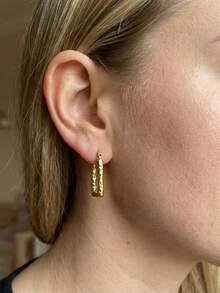 时尚不锈钢镀金耳环，多种款式尺寸，全新设计，低过敏性镀金不规则耳环，防褪色防水不锈钢耳环，女士耳环，耳环，夏季海滩度假比基尼配饰，迷人服装，婚纱配饰 - 多功能珠宝，非常适合游泳、沐浴、运动时佩戴，也是情人节、生日、母亲节和度假惊喜的绝佳选择。 - 金色 - 查看 4