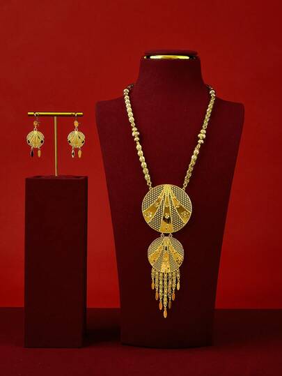 Dubai Style Minimalist, Sweet Exaggerated, Gold-Tone Copper Fashion Luxury Retro Oversized Sparkling Jewelry Set, Suitable For Outings, Leisure, Parties, Daily Dates, Christmas And Other Holidays. The Set Includes A Multi-Layer Long Sparkling Necklace And Tassel Earrings, Suitable As A Gift For Ladies, Girlfriends, Parents, Etc.
