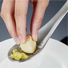 1PC Multifunctional Ginger Grater Spoon, Stainless Steel Garlic Grinder For Cooking & Baby Food Prep(L,S) - Multicolor - View 3