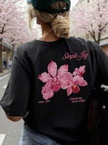 Plus-Size Women's T-Shirt With Back Print This Colorful Floral & Letter Print Round Neck T-Shirt For Women Is Fashionable And Versatile For Summer. The Graphic Tee Comes In White And Pink, Suitable For Vacation Wear. Casual Black - 黑色 - 查看 4