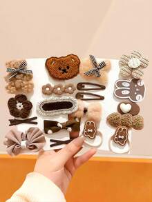 Bộ 20 kẹp tóc mềm mại bằng vải nhung, được làm từ chất liệu nhung, vải đan, ren và các chi tiết đáng yêu như gấu và hoa - Thích hợp cho bé gái và phụ nữ, hoàn hảo để tạo kiểu tóc đuôi ngựa buông xõa, kiểu tóc nửa búi nghịch ngợm hoặc kiểu tóc búi thanh lịch, thích hợp cho mùa đông, làm quà tặng, phụ kiện tóc, phụ kiện đội đầu. - Nhiều màu - Xem 13