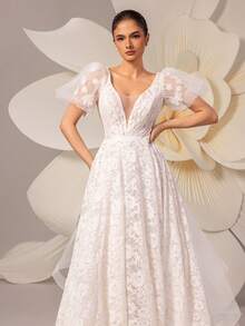 Long White Wedding Dress With Deep V-Neck And Romantic Lace, Suitable For Parties - Beige - View 7