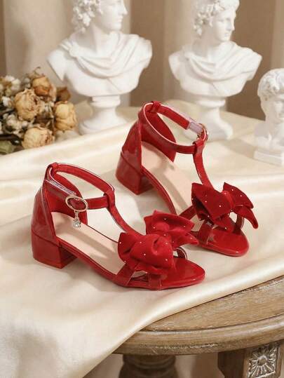 1双女童夏季高跟凉鞋，粗跟尖头，双层水钻蝴蝶结装饰，时尚红色高跟鞋，适合派对和聚会