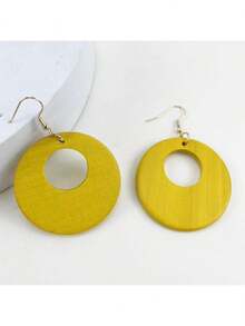 1 Pair Vintage Wooden Hollow Round Pendant Earrings - Yellow - View 4