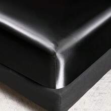 1件纯色灰色缎面仿丝绸床笠，含1件床笠，情人节床垫套，现代柔软床上用品套装，适用于家用特大号、大号、标准双人床、单人床，床笠深口袋设计，最大可达11.8英寸，透气防皱，提升睡眠质量，可机洗 - 黑色 - 查看 4