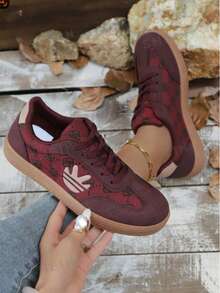 2026新款女士酒红色系带平底鞋，适合跑步、休闲、时尚，仙气十足，色彩缤纷。穿着非常舒适。 - 酒紅色 - 查看 11