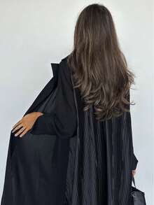 端庄时尚的阿巴雅长袍外套，黑色褶皱纹理长袍，简约而优雅的设计，适合任何场合。 - 黑色 - 查看 2