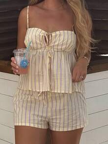 Just Masa 女士夏季休闲度假撞色条纹两件套，吊带背心采用可调节细肩带设计，下摆呈喇叭形，搭配松紧腰带抽绳短裤，适合海滩、旅行、约会、音乐节和日常穿着。 - 黃色 - 查看 11