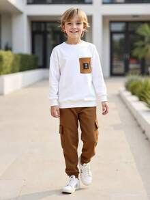 男童春秋季圆领卫衣和休闲口袋裤套装，白色纯色上衣带袖，运动裤，适合青少年男童的时尚服装。 - 咖啡棕 - 查看 2