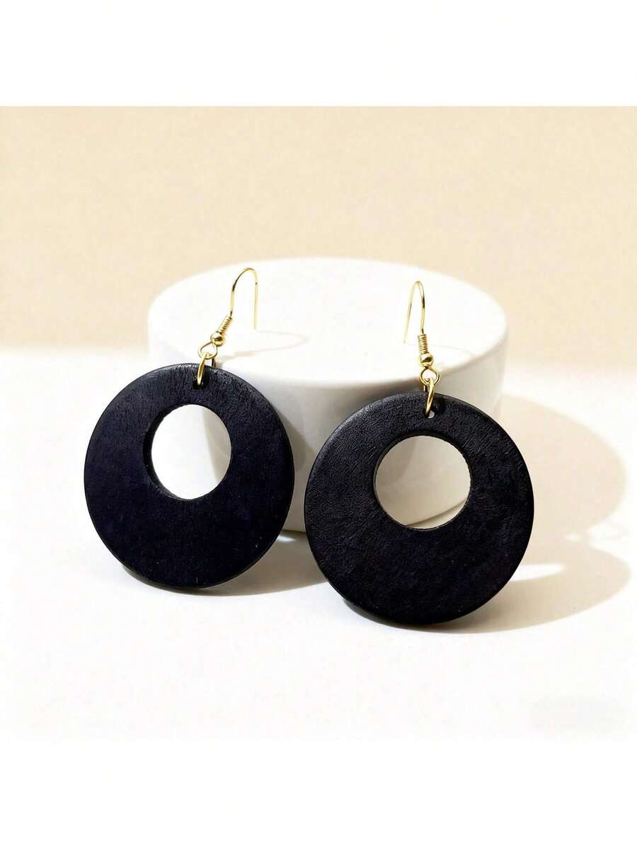 1 Pair Vintage Wooden Hollow Round Pendant Earrings - Black - View 1