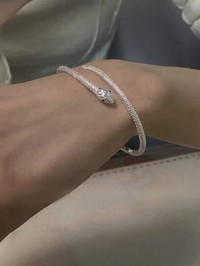 1 件时尚个性化创意凶猛蛇装饰可调节手链，适合女性日常佩戴、外出、摄影、送给女朋友的礼物