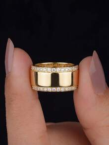 1枚优雅光滑镶钻戒指，925纯银经典款女士戒指，精致女士珠宝礼品，适合日常佩戴和情人节礼物 - 光面鑲鑽戒指 - 查看 1