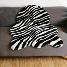 1pc Zebra Textured Plush Rug, Soft Faux Fur Comfortable, Asymmetrical Wavy Shape Mat, 1-5cm Trimming Tolerance, Suitable For New Year Decoration, Gift, Living Room, Bedroom, Bathroom Or Kitchen Home Decor Mat, Multiple Colors And Sizes Available, Bedroom Carpet, Decorative Rug, Small Rug, Carpet, Home Decor, Living Room Rug - Black and White - View 5
