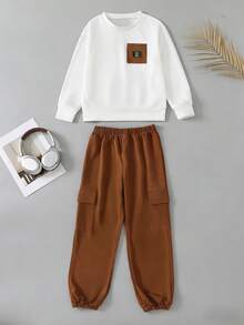 男童春秋季圆领卫衣和休闲口袋裤套装，白色纯色上衣带袖，运动裤，适合青少年男童的时尚服装。 - 咖啡棕 - 查看 6