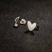 一对金色音符心形耳钉，适合日常佩戴，也是很棒的情人节礼物。 - GED678 - 查看 12